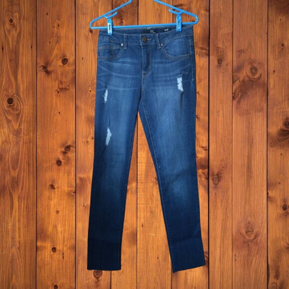 1822 Denim Women's Size 4 Taylor Distressed Raw Hem Denim Blue Jeans Casual - Picture 2 of 6